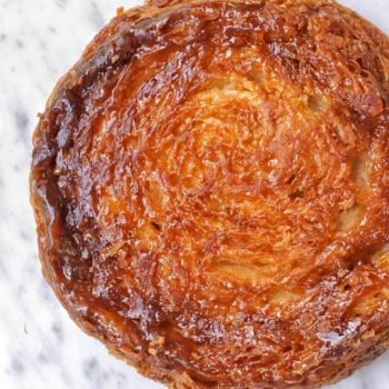 Notre Kouign-amann, à la fois moelleux et croustillant, a vraisemblablement séduit le gourmand @dimples_man. Et vous ?
#stohrer #stohrerparis #depuis1730 #kouignamann