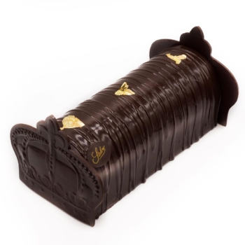Cette année, notre chef pâtissier @jeffreycagnes a revisité 8 grands classiques de la pâtisserie française en bûches de Noël !
Opéra, tarte citron, Forêt Noire, Russe, Sachertorte, Mont-Blanc, Saint-Honoré et Baba au rhum.
Pour quel classique allez-vous craquer pour le réveillon du 24 décembre ? 🎄
#stohrer #stohrerparis #depuis1730 #buchedenoel
