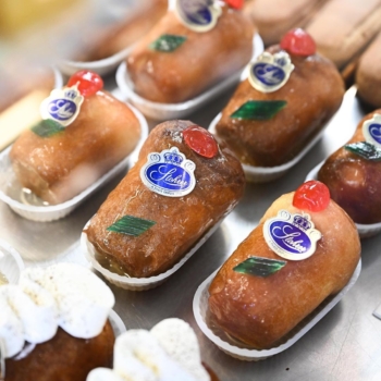 Notre classique baba au rhum nature, depuis 1730 au 51 rue Montorgueil 🥰
#stohrer #stohrerparis #depuis1730 #babarhum