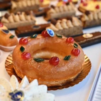 Toutes nos pâtisseries existent au format à partager pour 4, 6, 8 et 10 personnes !
N’hésitez pas à passer commande en contactant la boutique par téléphone ou via notre site internet 😉
#stohrer #stohrerparis #depuis1730 #baba